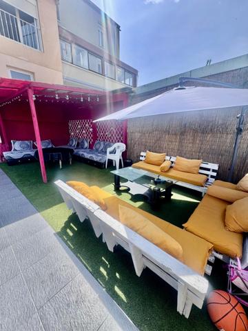Maison à LE CHAMBON-FEUGEROLLES, 42500 - 9 pièces 218m²