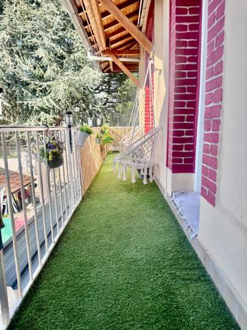 Maison à LE CHAMBON-FEUGEROLLES, 42500 - 9 pièces 218m²