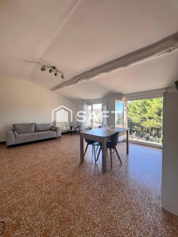 Rare à la vente Maison de village de plain pied.