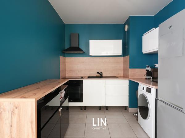 Appartement
         3 pièces
        - 65 m² 215 000 € *