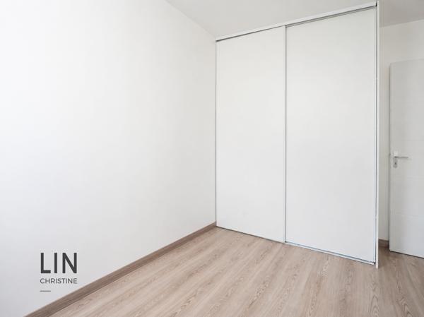 Appartement
         3 pièces
        - 65 m² 215 000 € *