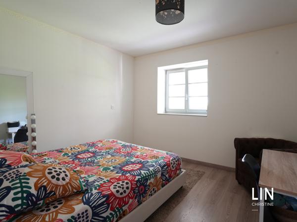 Appartement
         3 pièces
        - 65 m² 215 000 € *