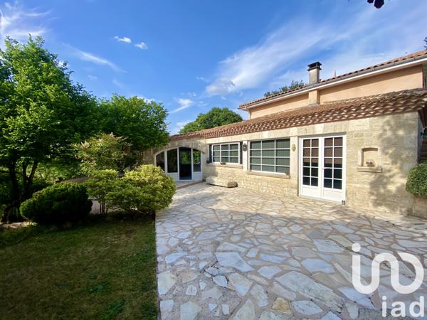 Maison à vendre 5 pièces 215 m² Saint-Amant-de-Boixe