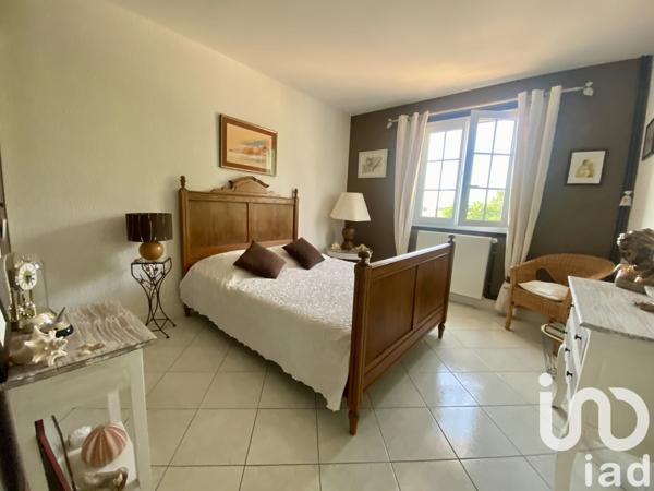 Maison à vendre 5 pièces 215 m² Saint-Amant-de-Boixe