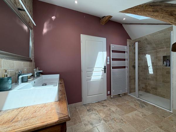 Charmante maison ancienne en pierre à Chancelade - Un havre de paix à saisir !