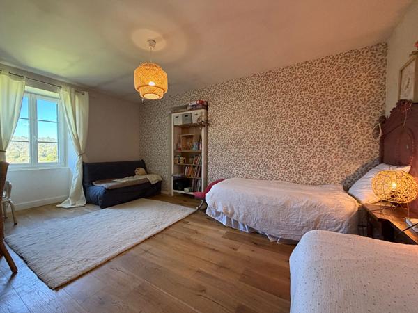 Charmante maison ancienne en pierre à Chancelade - Un havre de paix à saisir !