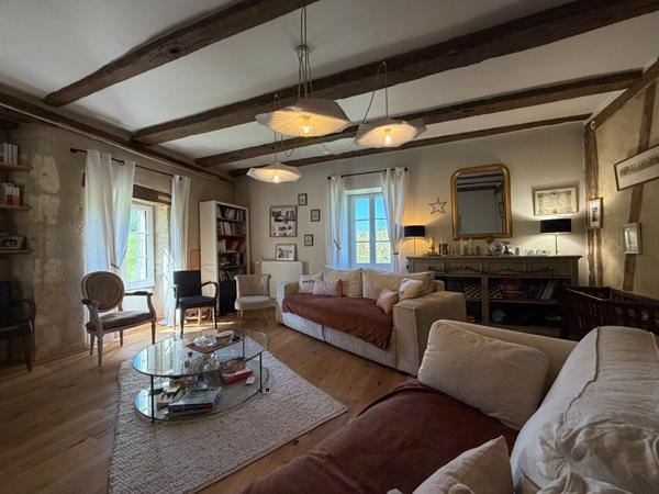 Charmante maison ancienne en pierre à Chancelade - Un havre de paix à saisir !