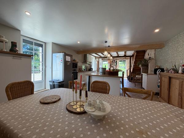 Charmante maison ancienne en pierre à Chancelade - Un havre de paix à saisir !