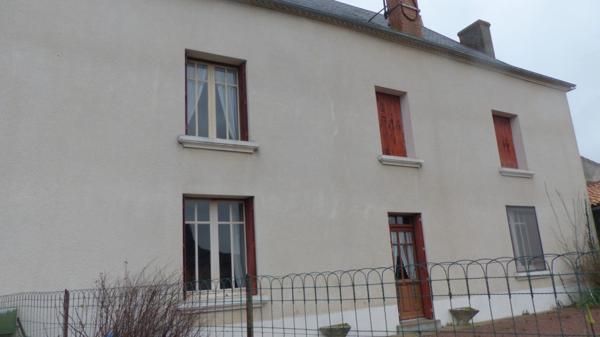Dpt Deux Sèvres (79), à vendre proche de AIRVAULT maison P5, terrain 1335 m²