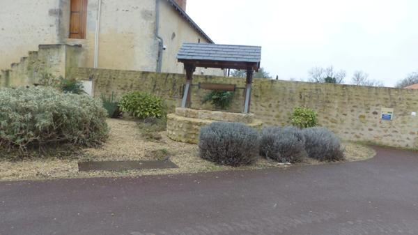 Dpt Deux Sèvres (79), à vendre proche de AIRVAULT maison P5, terrain 1335 m²