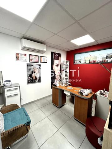 Immeuble avec local et appartement + Grande dépendance