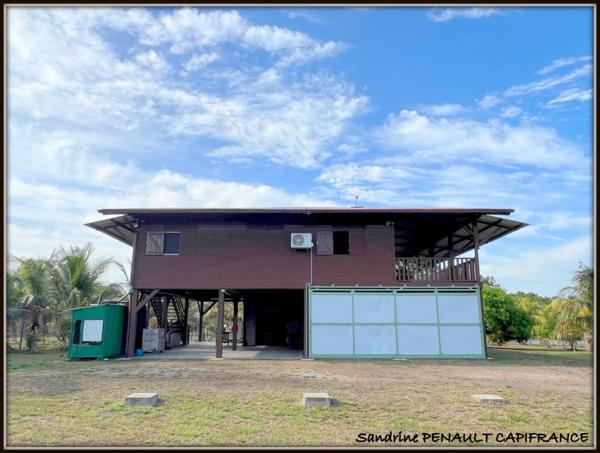 A VENDRE A KOUROU (97310 Guyane Française) UNE MAGNIFIQUE MAISON T4 DE CAMPAGNE DE 103 m² SUR UN TERRAIN DE 5000 m² - AU PRIX DE 395 000 €.