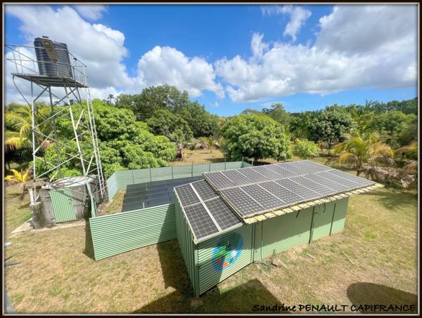 A VENDRE A KOUROU (97310 Guyane Française) UNE MAGNIFIQUE MAISON T4 DE CAMPAGNE DE 103 m² SUR UN TERRAIN DE 5000 m² - AU PRIX DE 395 000 €.
