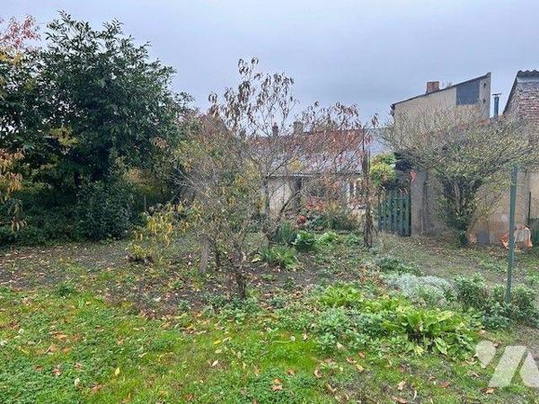 MAISON A VENDRE BAUGE EN ANJOU
Maison de bourg située à CLEFS.
Maison comprenant au rez-de-ch...