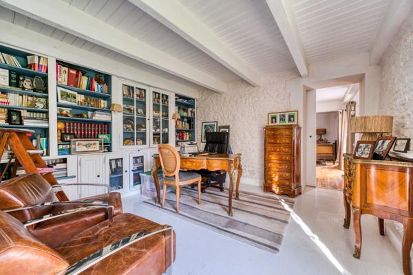 Propriété d’exception nichée dans un écrin de verdure