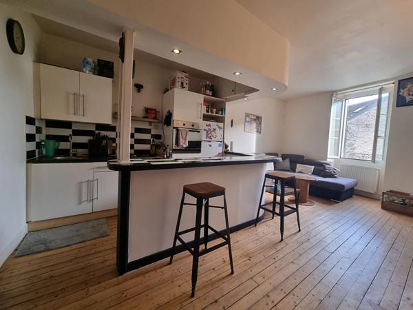 Appartement de chame a Etampes 2 pieces avec une cave RER  C , TER direct Paris en 30  minutes.