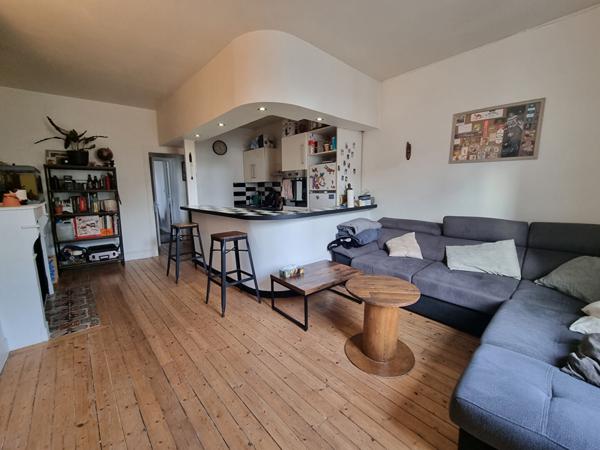 Appartement de chame a Etampes 2 pieces avec une cave RER  C , TER direct Paris en 30  minutes.