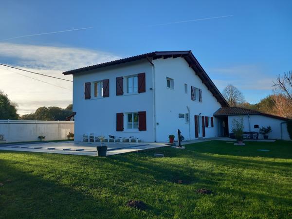 Mouguerre (64990) Mouguerre : villa 7 pièces avec piscine et garage