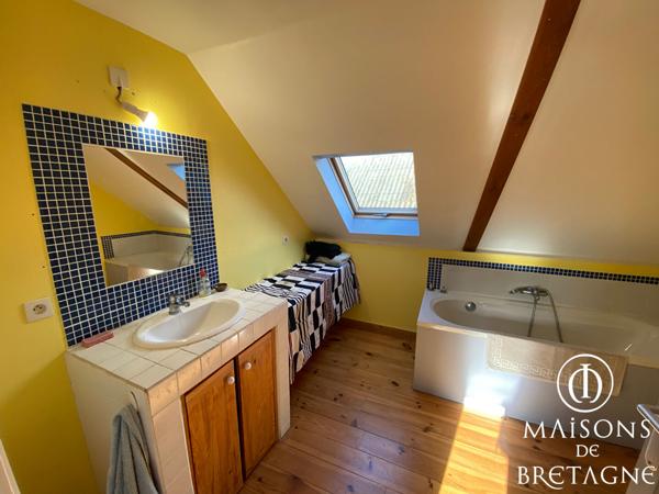 29380 SAINT THURIEN Proche de Saint-Thurien, longère, 3 chambres