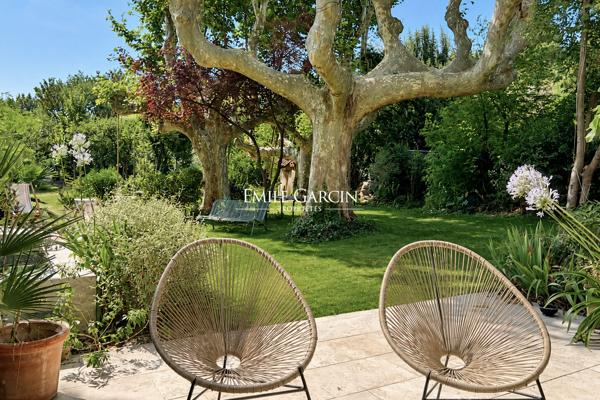 À VENDRE - VILLENEUVE-LÈS-AVIGNON - DEMEURE D'EXCEPTION  500 m² -  JARDIN PAYSAGER 900 M² - DÉPENDANCE - POTENTIEL D'AMÉNAGEMENT  - POSSIBILITÉ PISCINE