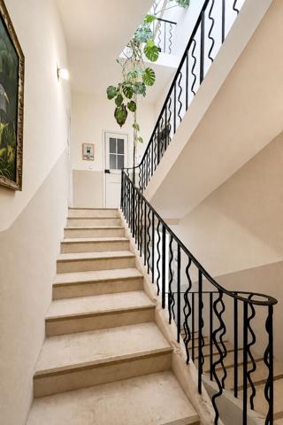 À VENDRE - VILLENEUVE-LÈS-AVIGNON - DEMEURE D'EXCEPTION  500 m² -  JARDIN PAYSAGER 900 M² - DÉPENDANCE - POTENTIEL D'AMÉNAGEMENT  - POSSIBILITÉ PISCINE