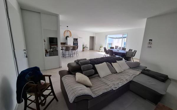 Maison à vendre    4 pièces •  Médis