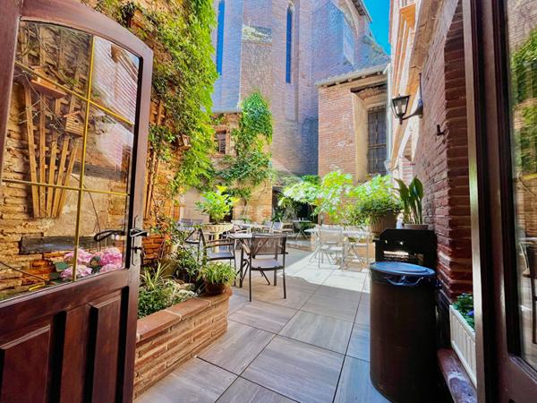 Immeuble de caractère Lisle-sur-Tarn 9 pièces 320m².