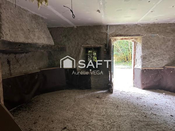 Ancien corps de Ferme à Rénover sur plus de 3000m2