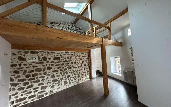 Maison à vendre    4 pièces • 100 m2 Soucieu-en-Jarrest