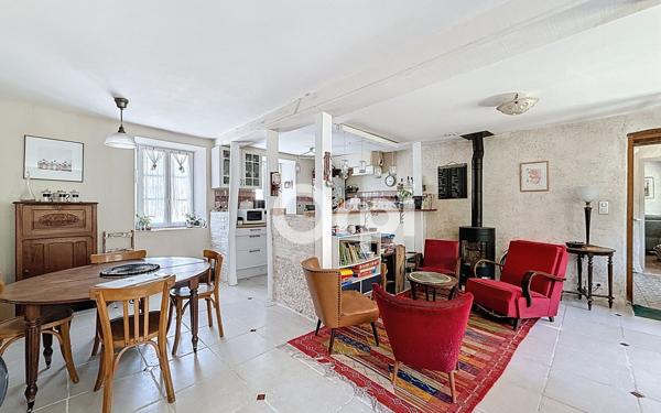 Maison à vendre    7 pièces •  Montarlot