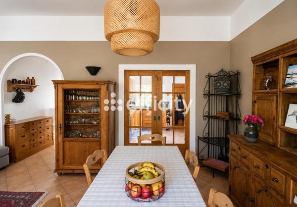 Maison
         5 pièces
        - 148 m² Exclusivité 439 000 € *