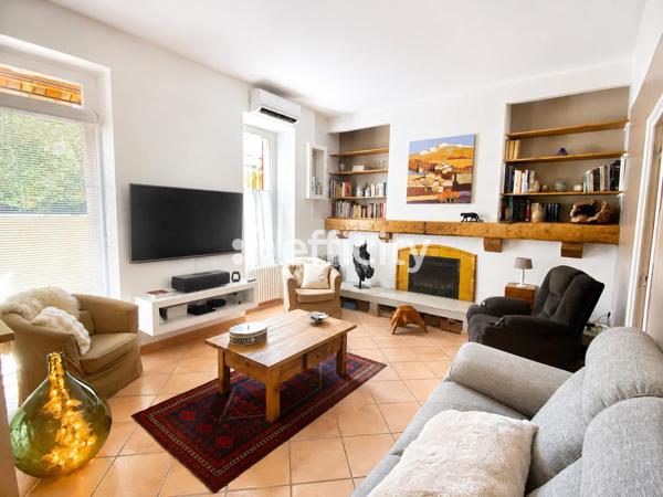 Maison
         5 pièces
        - 148 m² Exclusivité 439 000 € *