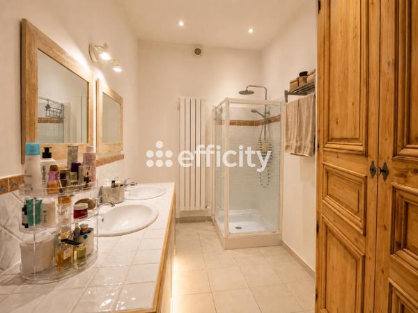 Maison
         5 pièces
        - 148 m² Exclusivité 439 000 € *