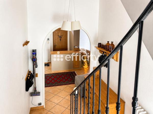 Maison
         5 pièces
        - 148 m² Exclusivité 439 000 € *