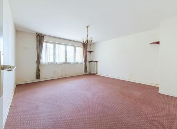 LORIENT NOUVELLE-VILLE : Appartement T3 avec cave et parking