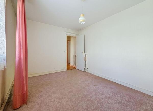 LORIENT NOUVELLE-VILLE : Appartement T3 avec cave et parking