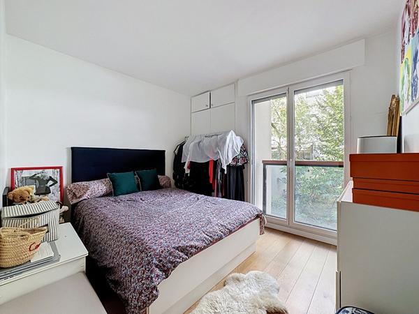 DUPLEX 6 pièce(s) 156.17 m2  2 Terrasses Parking