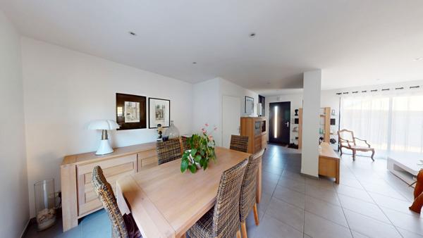 MAISON TRES RECENTE DE PLAIN-PIED - LIGUGE
