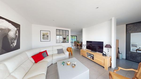 MAISON TRES RECENTE DE PLAIN-PIED - LIGUGE