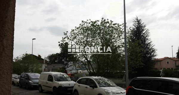 Location Local commercial 45 m² - Romans-sur-isère 26100