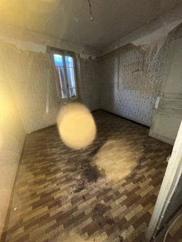 Vente                                                      Maison de village
                        
                     3 pièces                      47 m2                     à Saint-Paul-de-Fenouillet