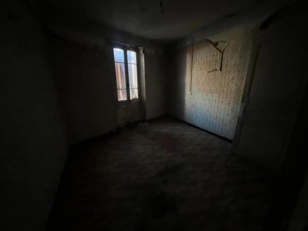 Vente                                                      Maison de village
                        
                     3 pièces                      47 m2                     à Saint-Paul-de-Fenouillet
