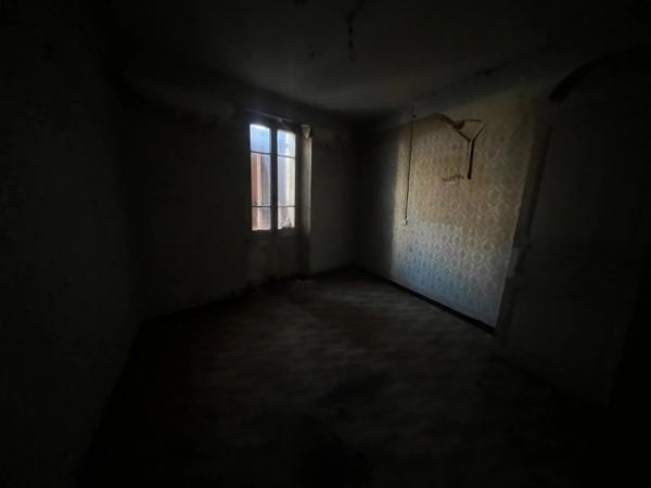 Vente                                                      Maison de village
                        
                     3 pièces                      47 m2                     à Saint-Paul-de-Fenouillet