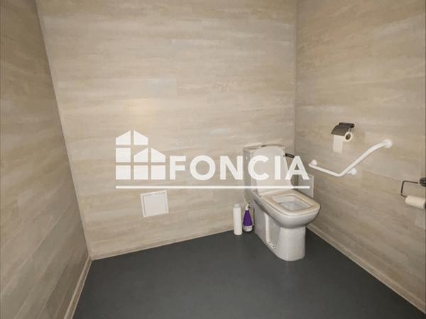 Location Local commercial 5 pièces 175 m² - Brignoles 83170