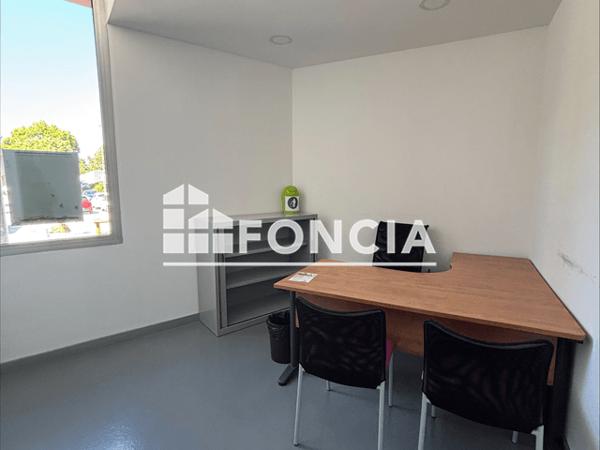 Location Local commercial 5 pièces 175 m² - Brignoles 83170