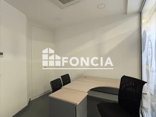 Location Local commercial 5 pièces 175 m² - Brignoles 83170