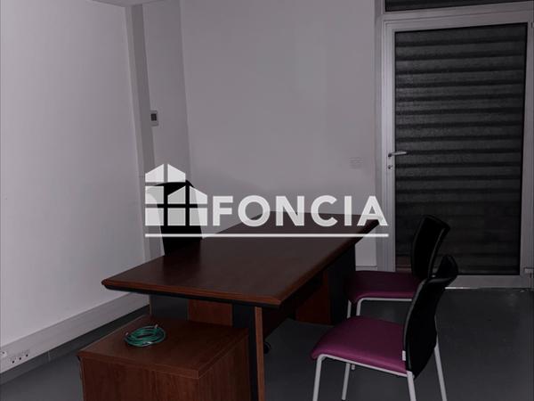 Location Local commercial 5 pièces 175 m² - Brignoles 83170
