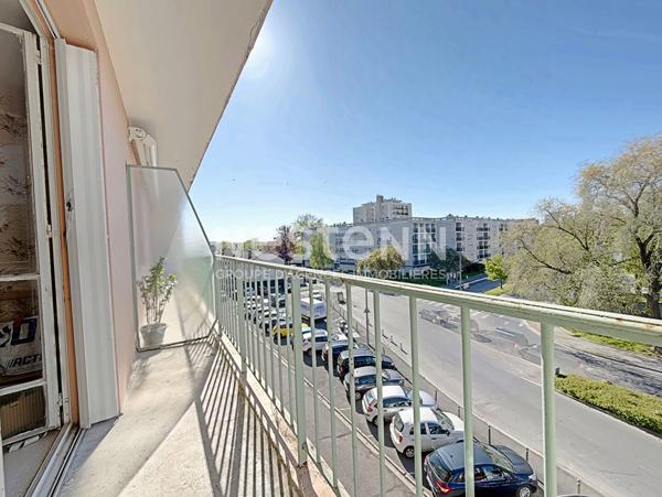 Appartement 3 pièces à vendre à Reims - À rafraîchir avec balcon et cave