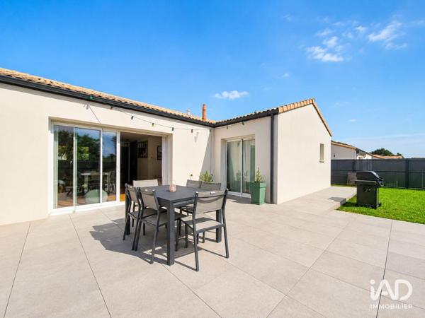 Maison à vendre 5 pièces 82 m² Sainte-Pazanne