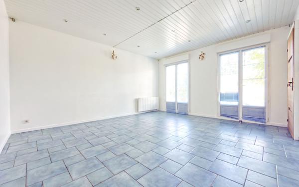 Maison à vendre    5 pièces •  Persan